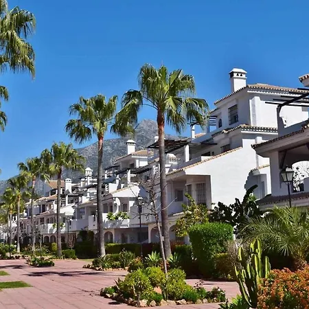 Lovely Well Appointed Spanish Townhouse *