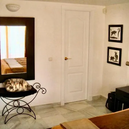Ferienhaus Lovely Well Appointed Spanish Townhouse *