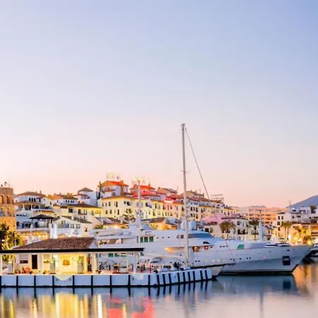 Ferienhaus Lovely Well Appointed Spanish Townhouse Marbella