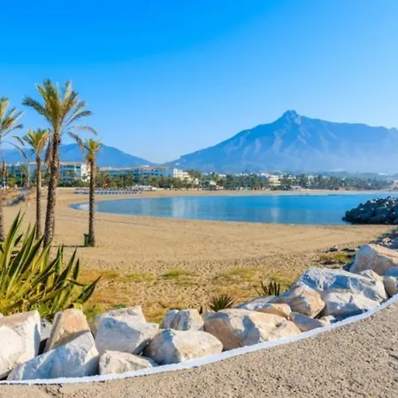 Lovely Well Appointed Spanish Townhouse Marbella