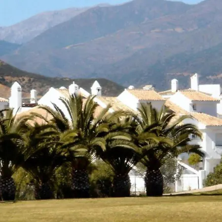 Lovely Well Appointed Spanish Townhouse Ferienhaus Marbella